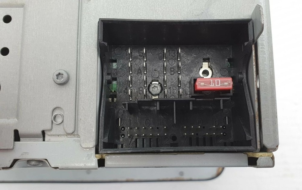 VW Caddy Mk3 2003-10 Radio CD Player RCD 300 Audio System Head Unit WITH CODE