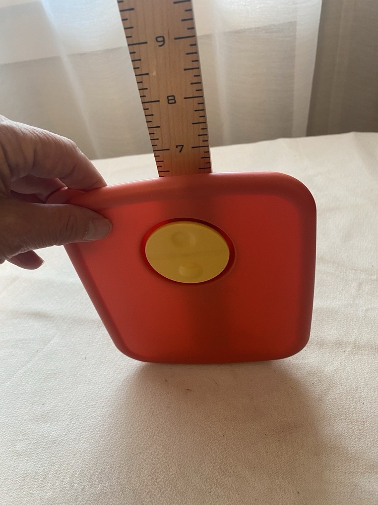 Tupperware Rectangle Lid Red Microwave Vent 3386A-4 Yellow U.S.A. Replacement