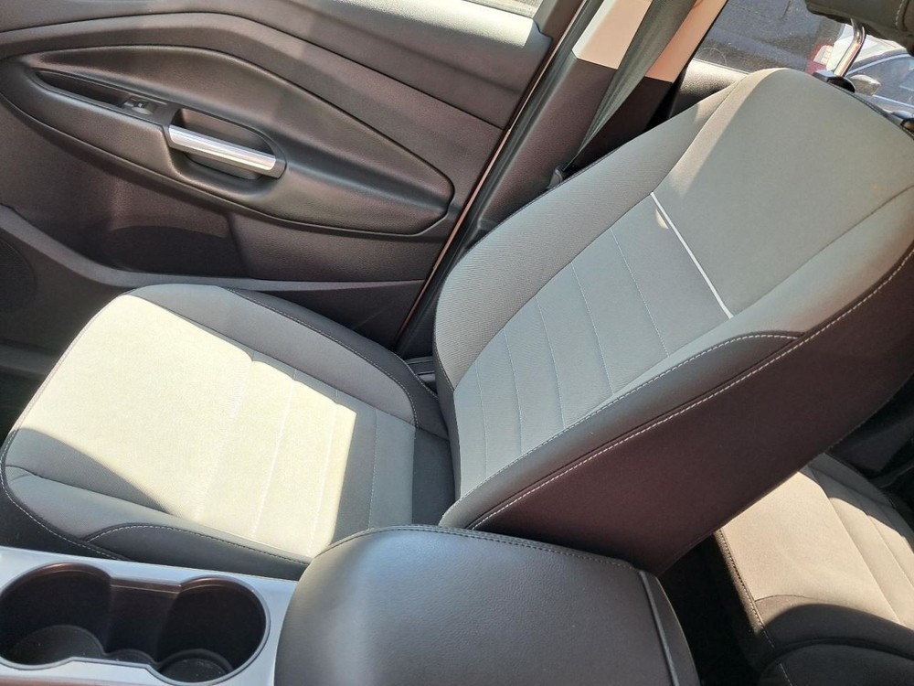 ESCAPE 2013 Glove Box 4772461