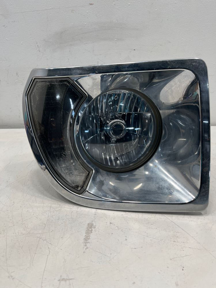 2017 Freightliner 114SD Headlight (611-18602)