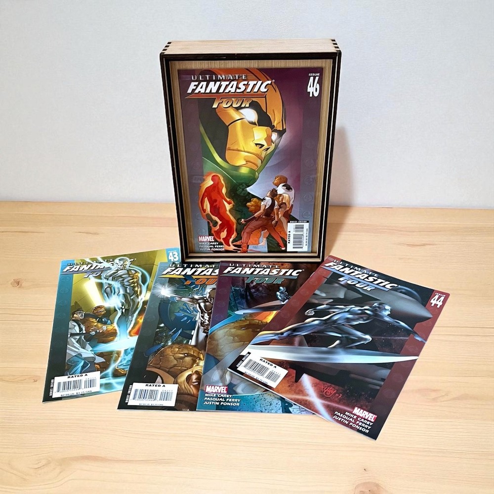 Comic Frame/Storage + Complete 5 Comic Ultimate Fantastic Four Silver Surfer