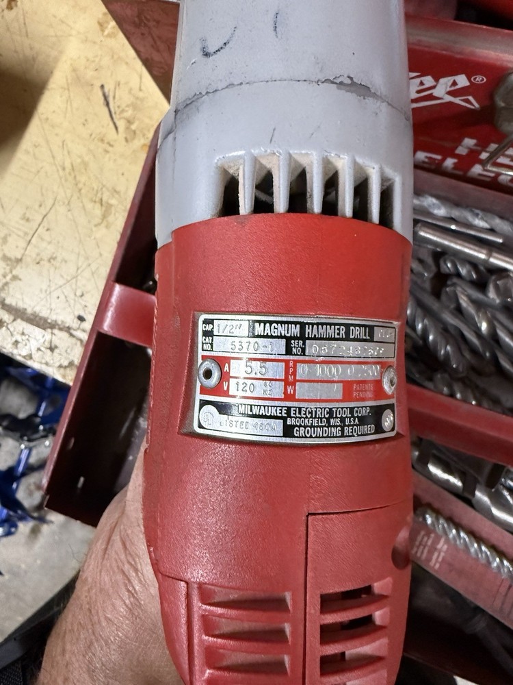 Milwaukee 5370-1 1/2" Corded Hammer Drill With Case & Extra Bits