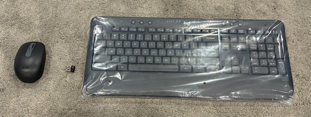 Logitech K540 Wireless Keyboard and M196 Bluetooth Mouse Combo - New & Unused