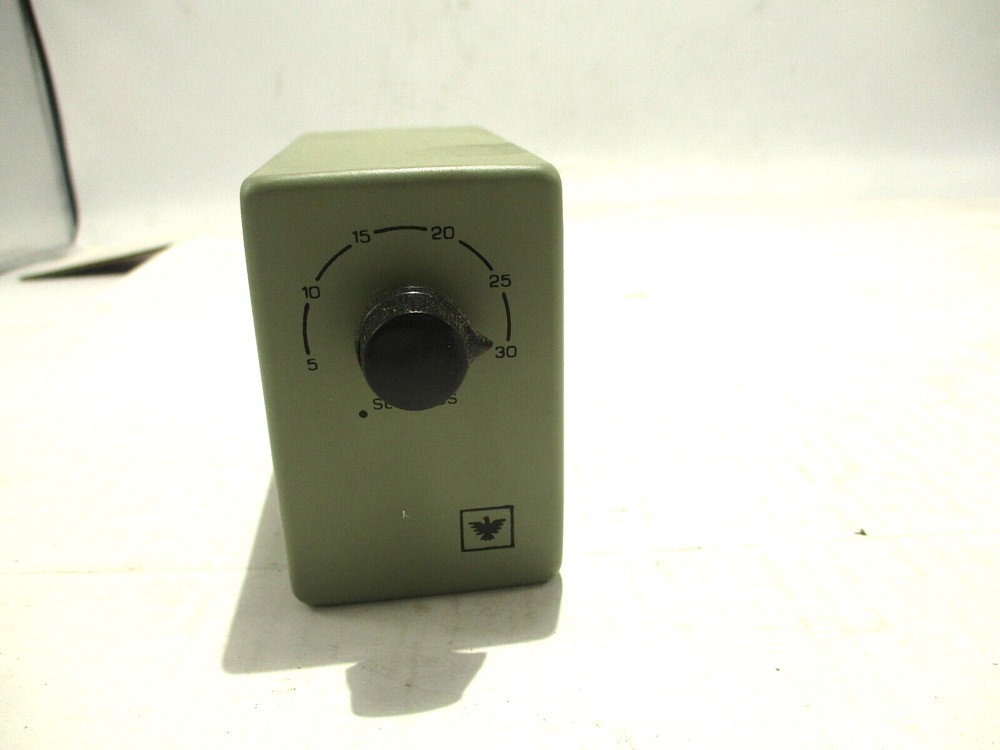 NEW EAGLE SIGNAL CG330A6 TIMER TIME DELAY RELAY 0-30 SEC.