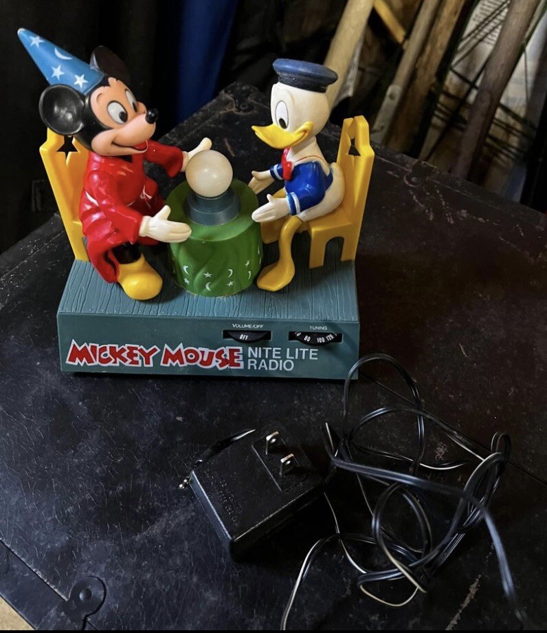 vintage mickey mouse Night light & Radio￼