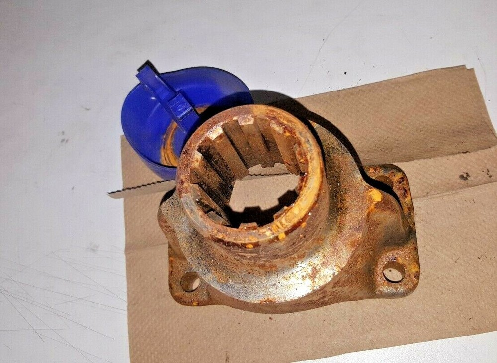 DANA-SPICER END YOKE 4-4-3641