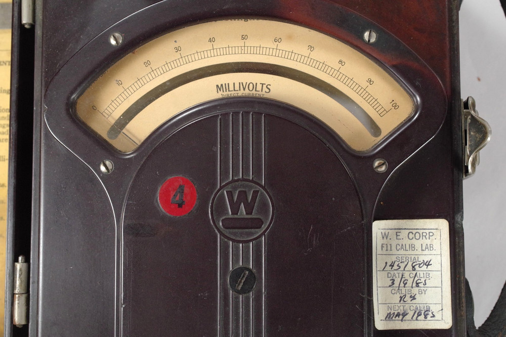 Westinghouse Millivoltmeter Type PX-5, Brown Bakelite Case, Made 1941, UNtested
