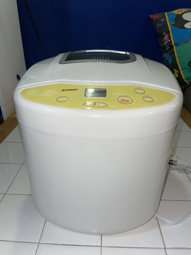 Open Box Breadman Bread Maker 3 Horizontal Loaf Sizes 8 Function TR520 2lb Model