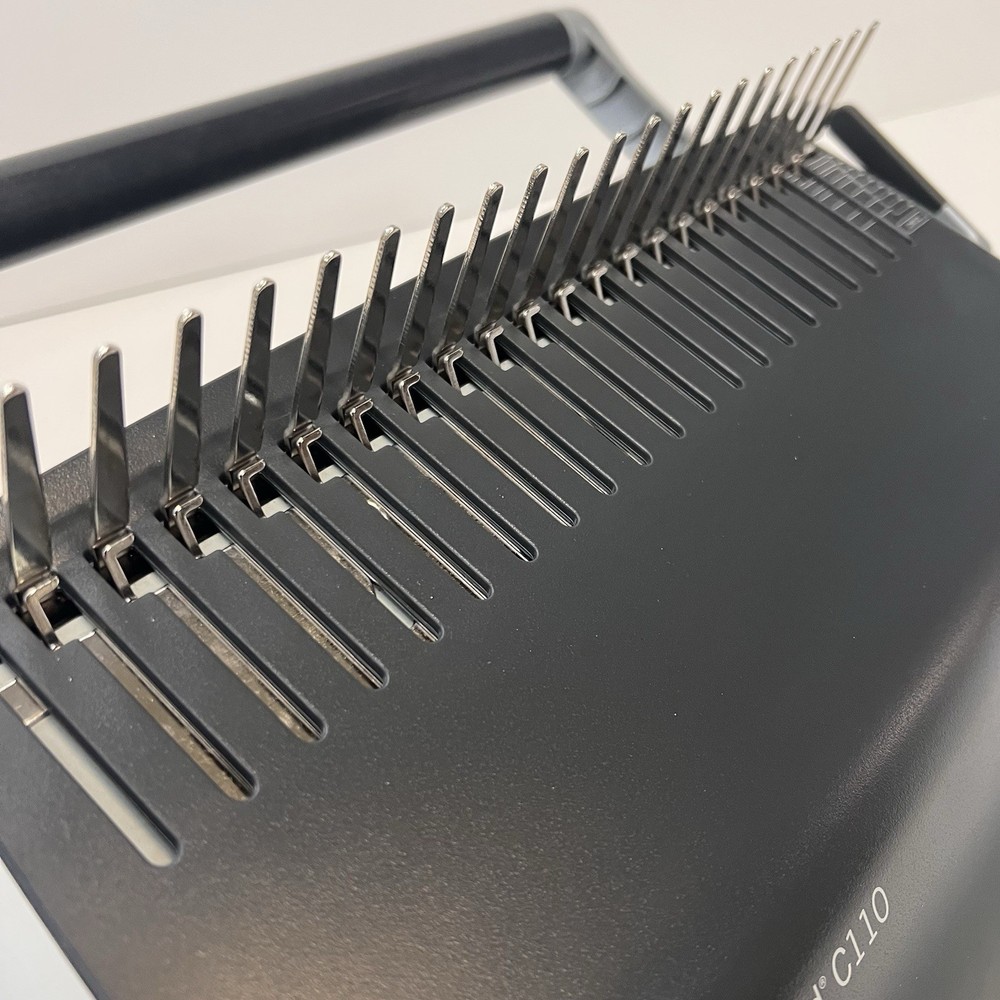 GBC CombBind C110 Manual Binding Machine 15 Sheet Punch 300 Sheet Bind