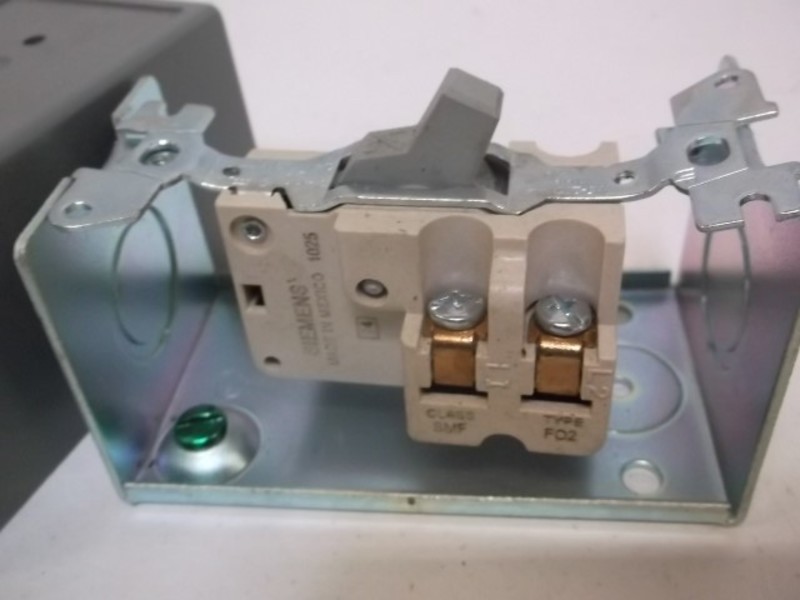 SIEMENS SMFFG6 TOGGLE SWITCH ENCLOSURE STARTER NSNP