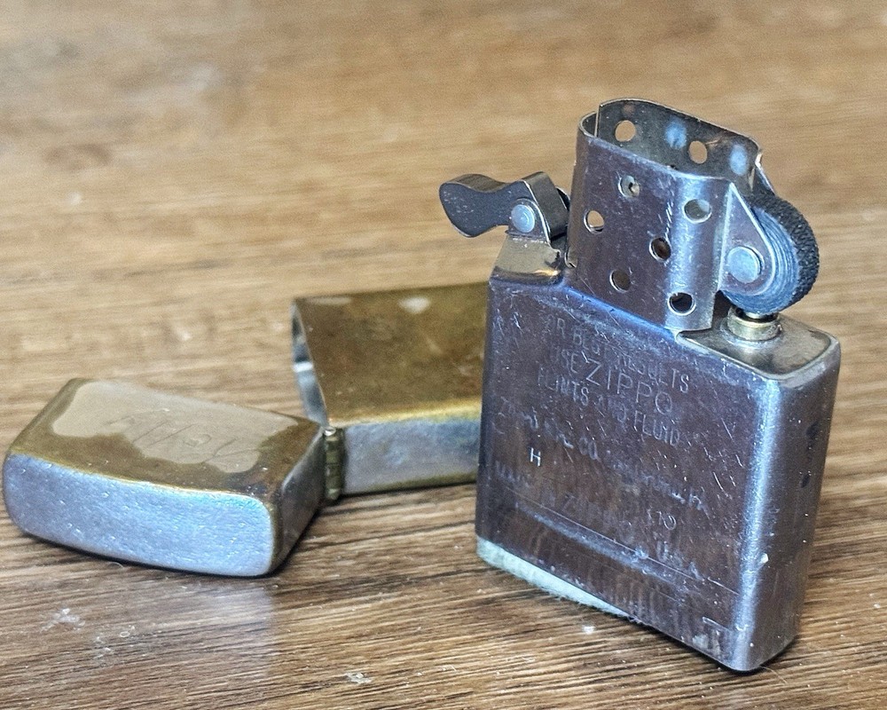 Custom Zippo Insert: The “Tribute”-A Vintage-Inspired Refinement.