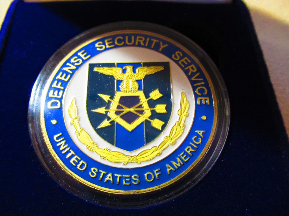 DEFENSE SECURITY SERVICE Challenge Coin w/ Presentation Box