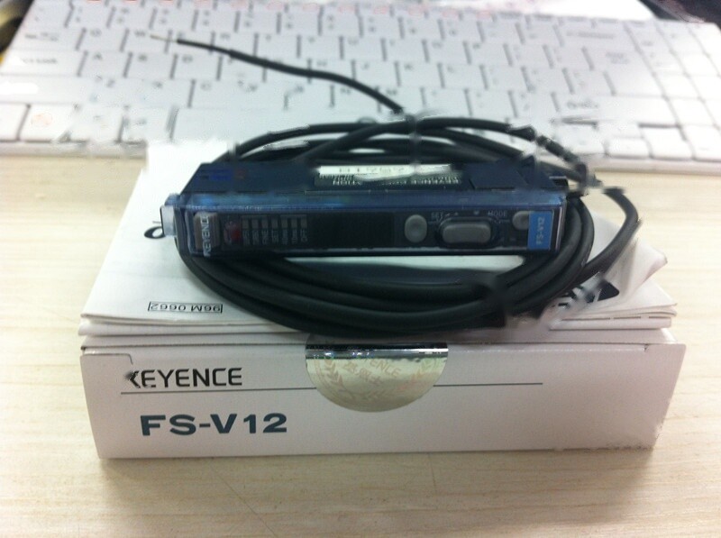 1pc new KEYENCE FS-V12