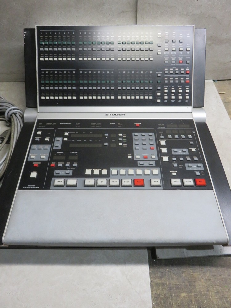 STUDER D 827 MCH and CD PLAYER STUDER D 731