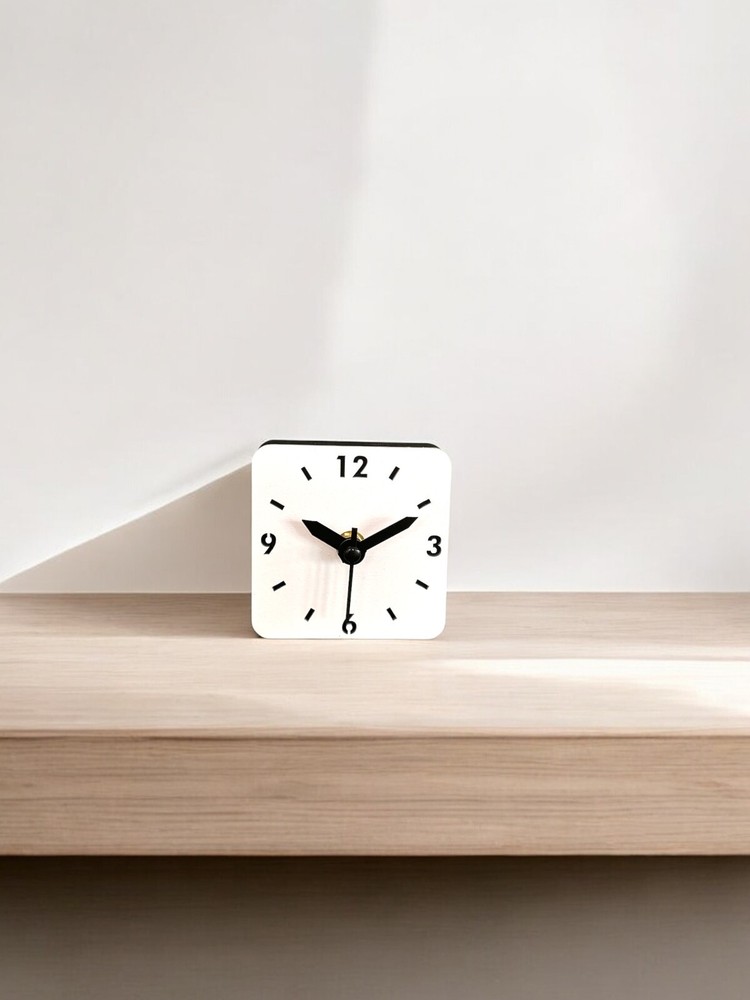 Fridge magnet clock - Robust design - Strong magnets