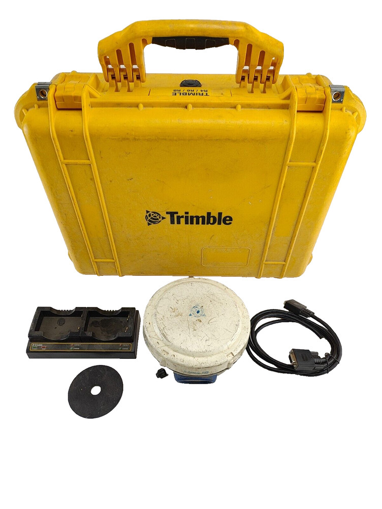 TRIMBLE R6 RECEIVER WITH CHARGER BASE AND CASE