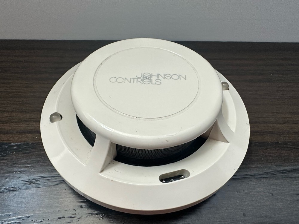 JOHNSON CONTROLS 1251J IONIZATION DETECTOR HEAD FREE SHIPPING !!!