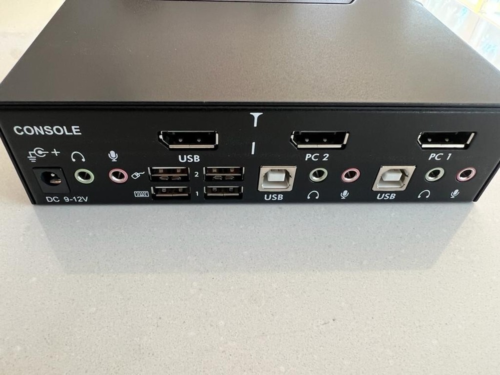 StarTech.com SV231DPUA 2 Port Professional USB DisplayPort KVM Switch with Audio