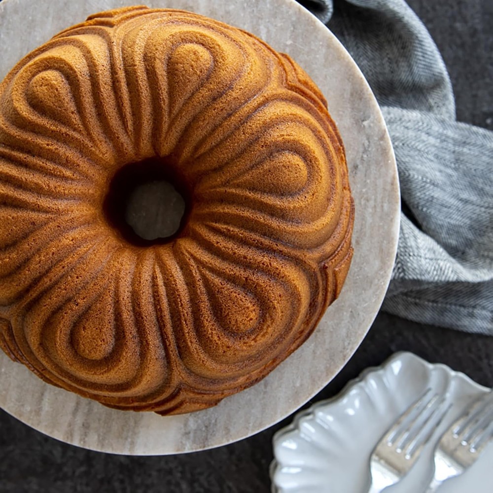 Nordic Ware Chiffon Bundt, 10-Cup, Graphite