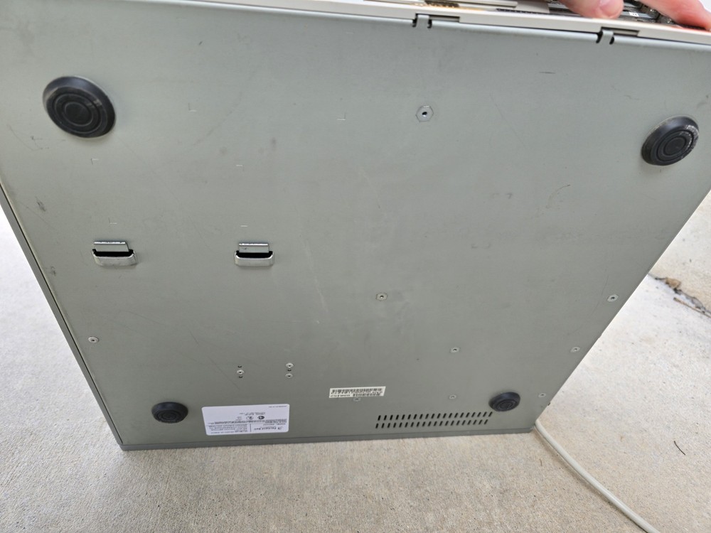 Vintage Packard Bell Legend 204CD Computer *powers On, Read*