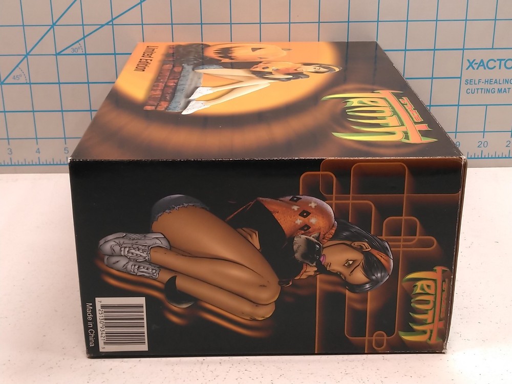 The Tenth Esperanza Limited Edition Statue, Dynamic Forces 2001
