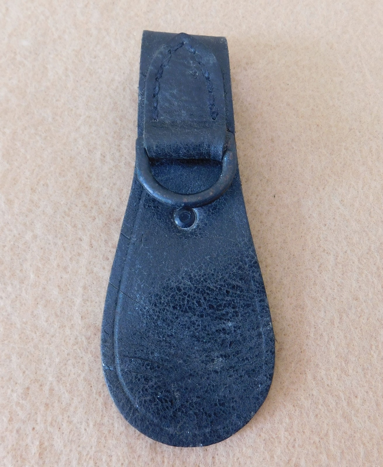 ORIGINAL WWII GERMAN LUFTWAFFE DAGGER TEAR DROP BELT HANGER