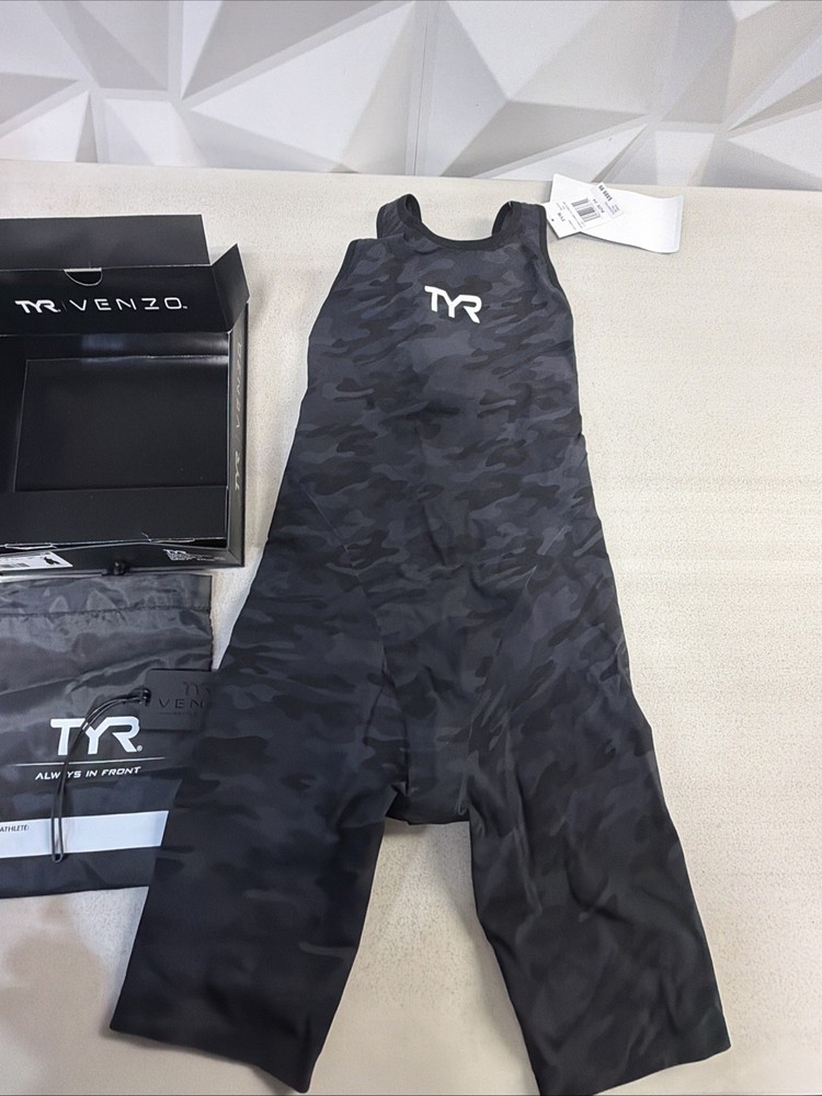 TYR VENZO CAMO CLOSED BACK SIZE 24