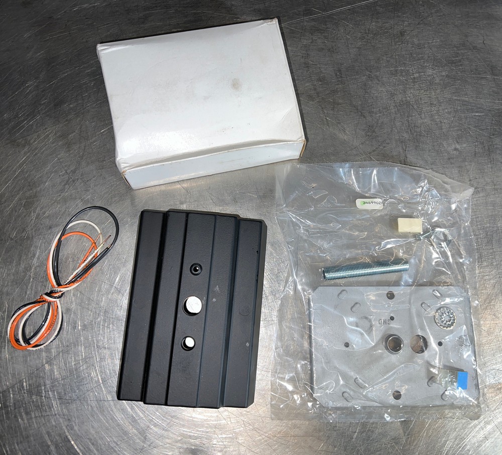 Nos Surplus Emergency Sign Mounting Plate