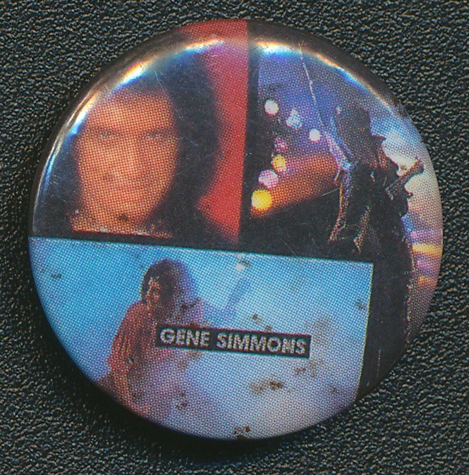 1980s GENE SIMMONS KISS MUSIC PIN PINBACK BUTTON 15/16" MADE IN ENGLAND