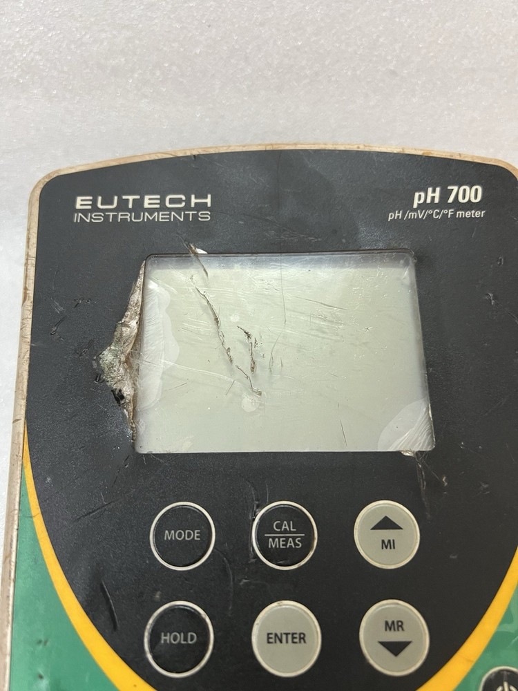 EUTECH INSTRUMENTS PH700 PH/NV/C/F METER (BROKEN)