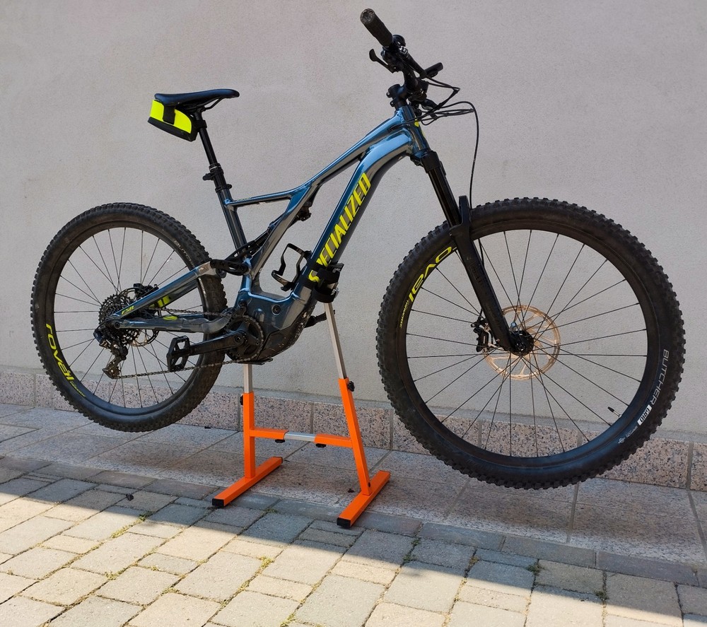 EMTB Adjustable Universal Extendable Central Maintenance Kickstand