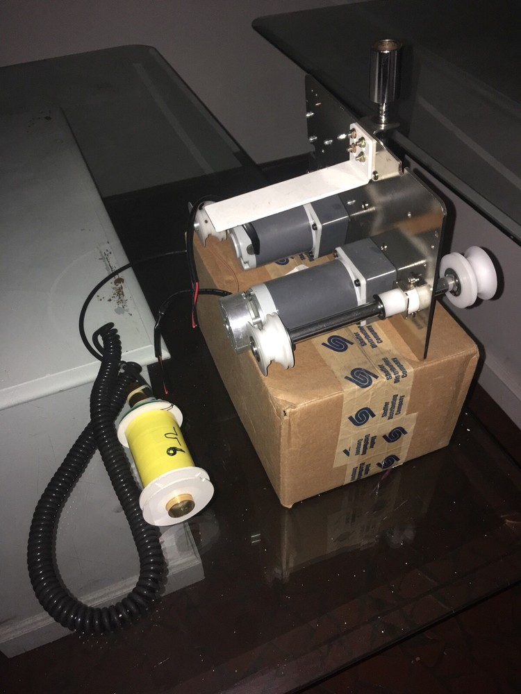 Jumbo prize cube claw machine arcade game