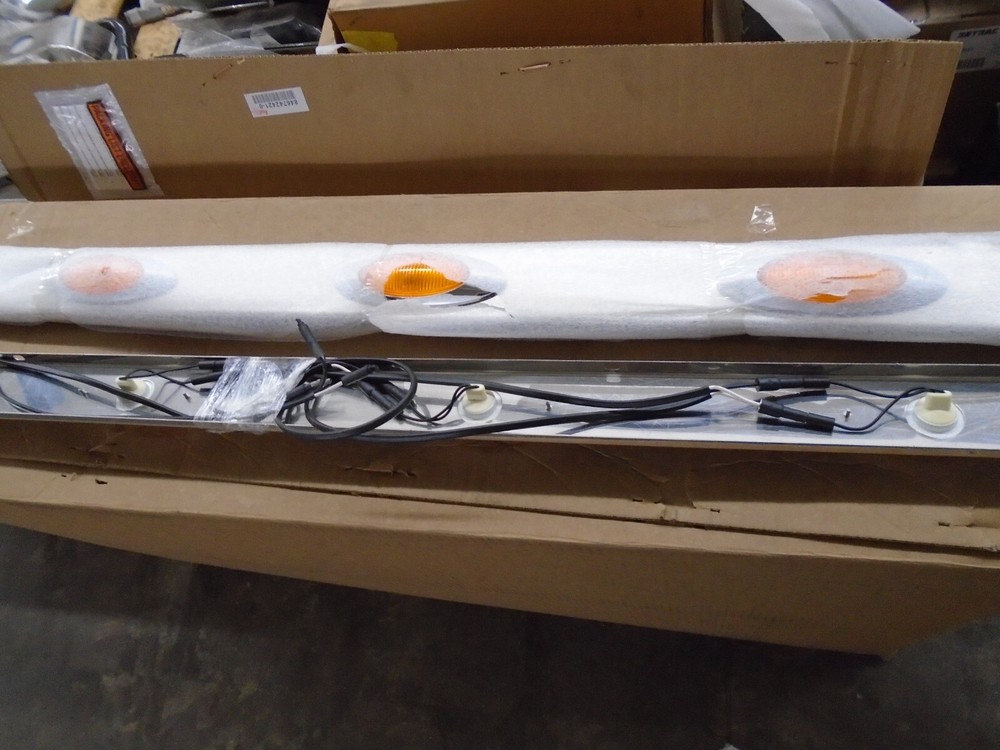 64in Chrome Lighted Sleeper Panels For Freightliner 30975101