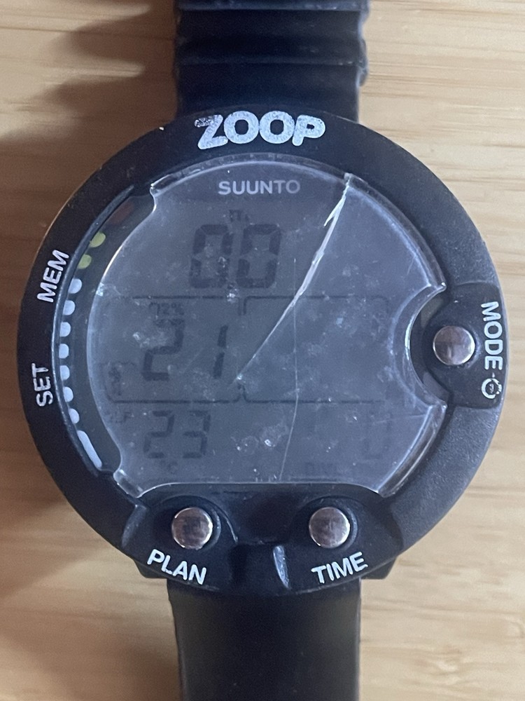 Suunto Zoop Nitrox Compatible Dive Computer (Old Version Without USB)