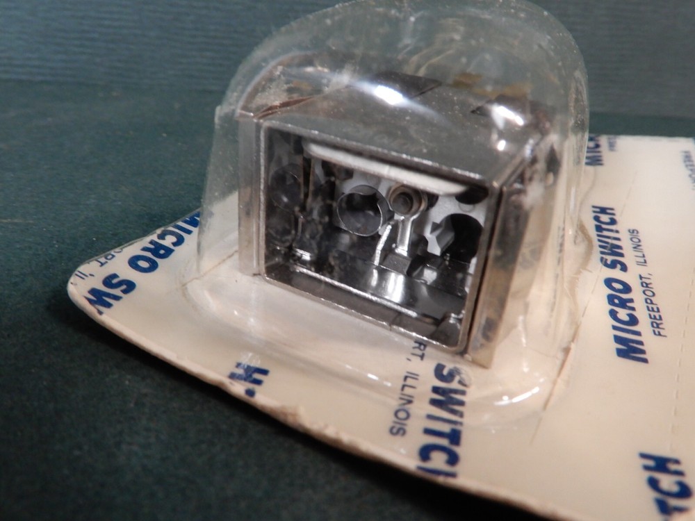 Honeywell Micro Switch 2C21 "Series 2" Operator Indicator Module NOS