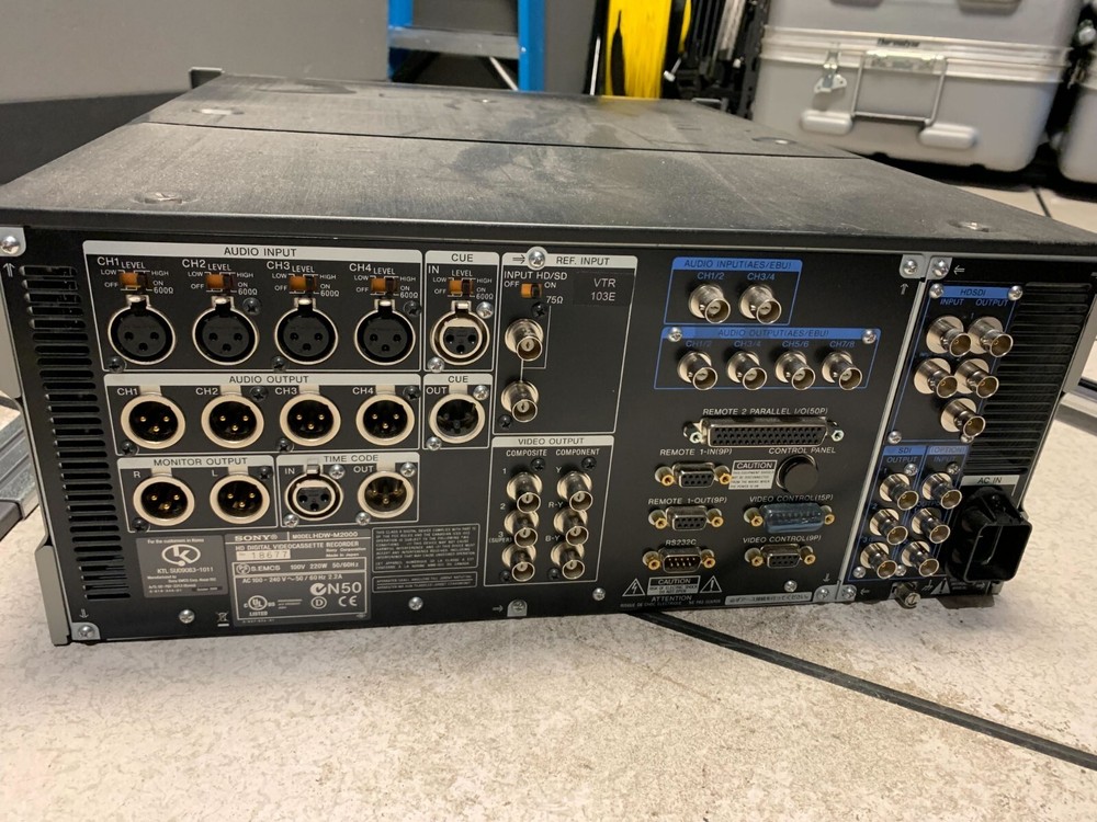 SONY HDW-M2000 HD SDI HDCAM EDITOR MULTI FORMAT RECORDER (1 controller)