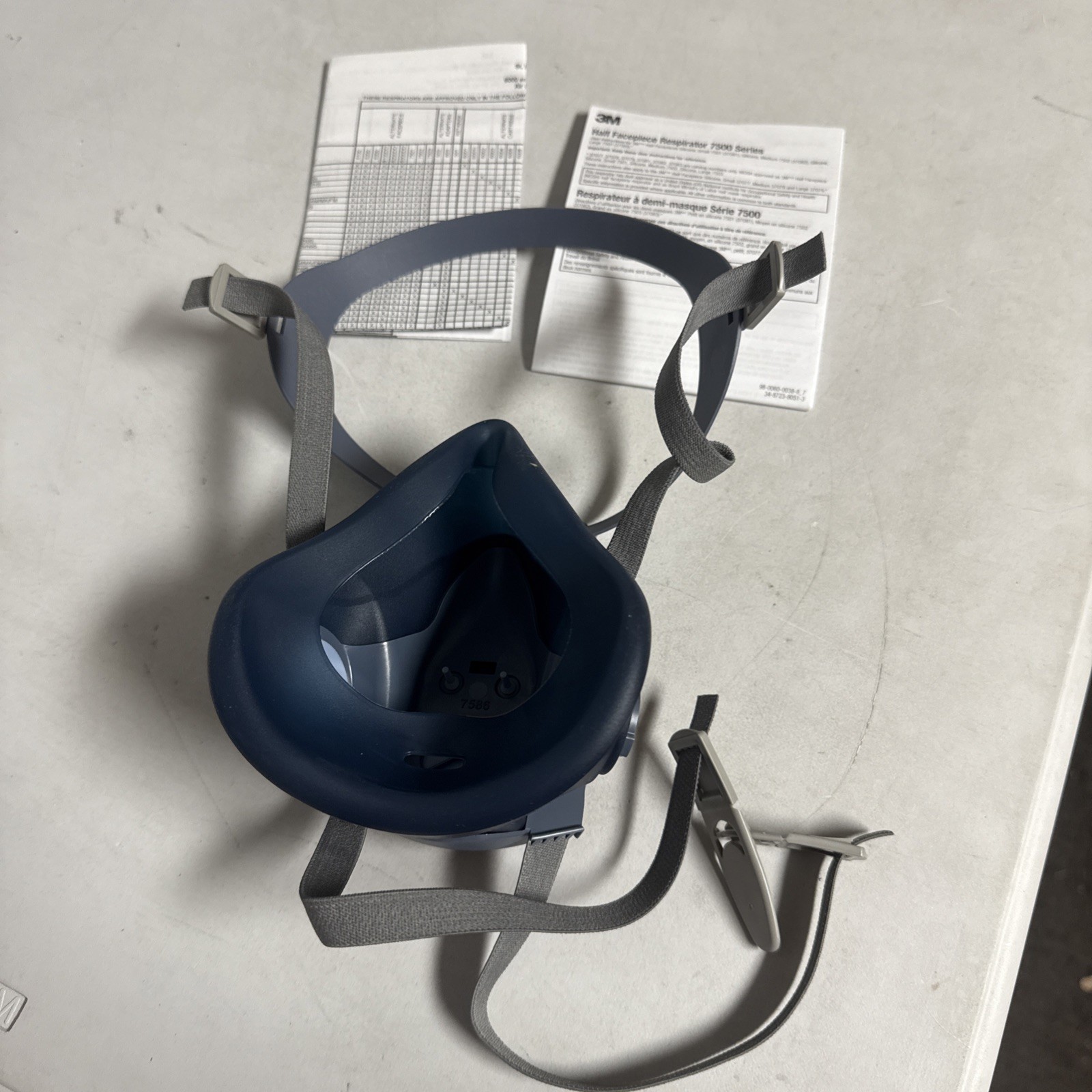 3M 7503 Reusable SILICONE Half Face Respirator Mask LARGE 37083