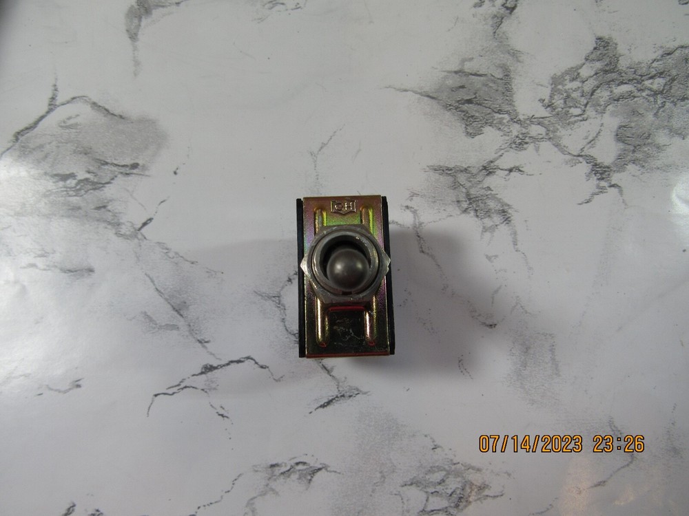 Cutler Hammer Toggle Switch ST52N On-On