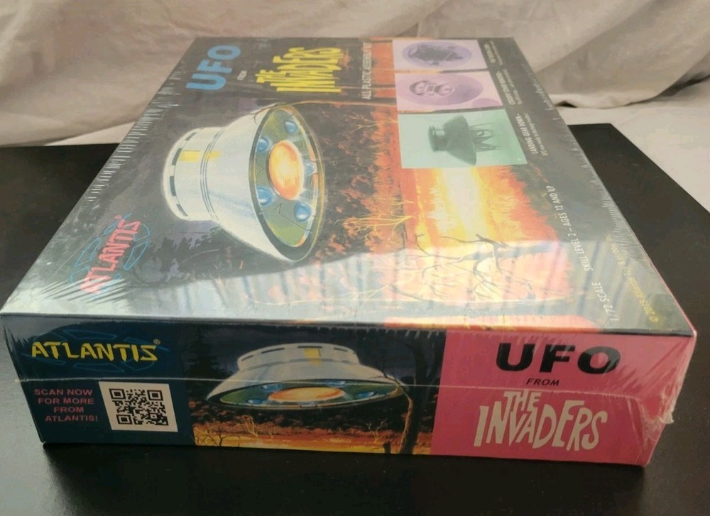 The Invaders UFO Plastic Model Kit #AMC-1006