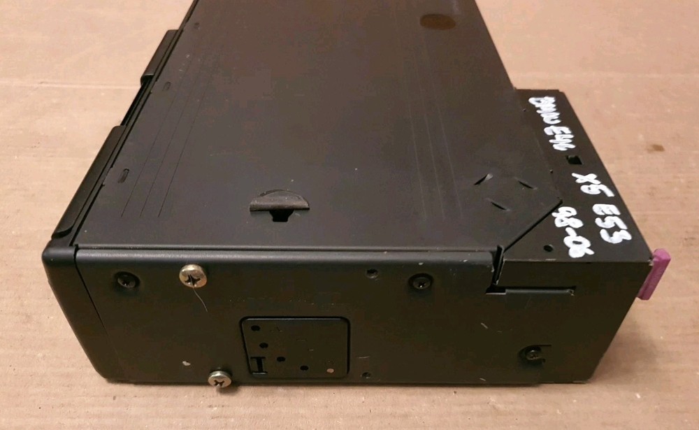 BMW E46/X5/E53 98-06 M3 6 DISC CD CHANGER MULTICHARGER 6913389