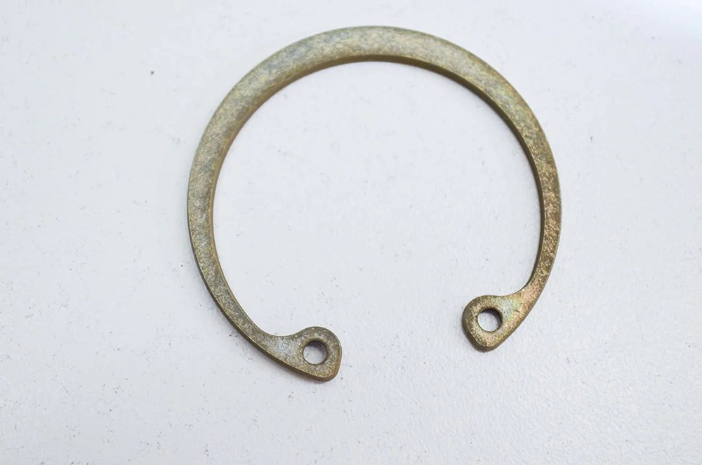 Yamaha rear axle c clip