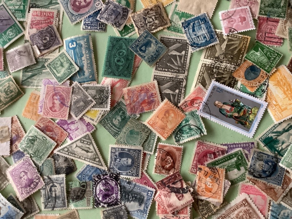 Stamps to sort World mixed stamps Ref A2272