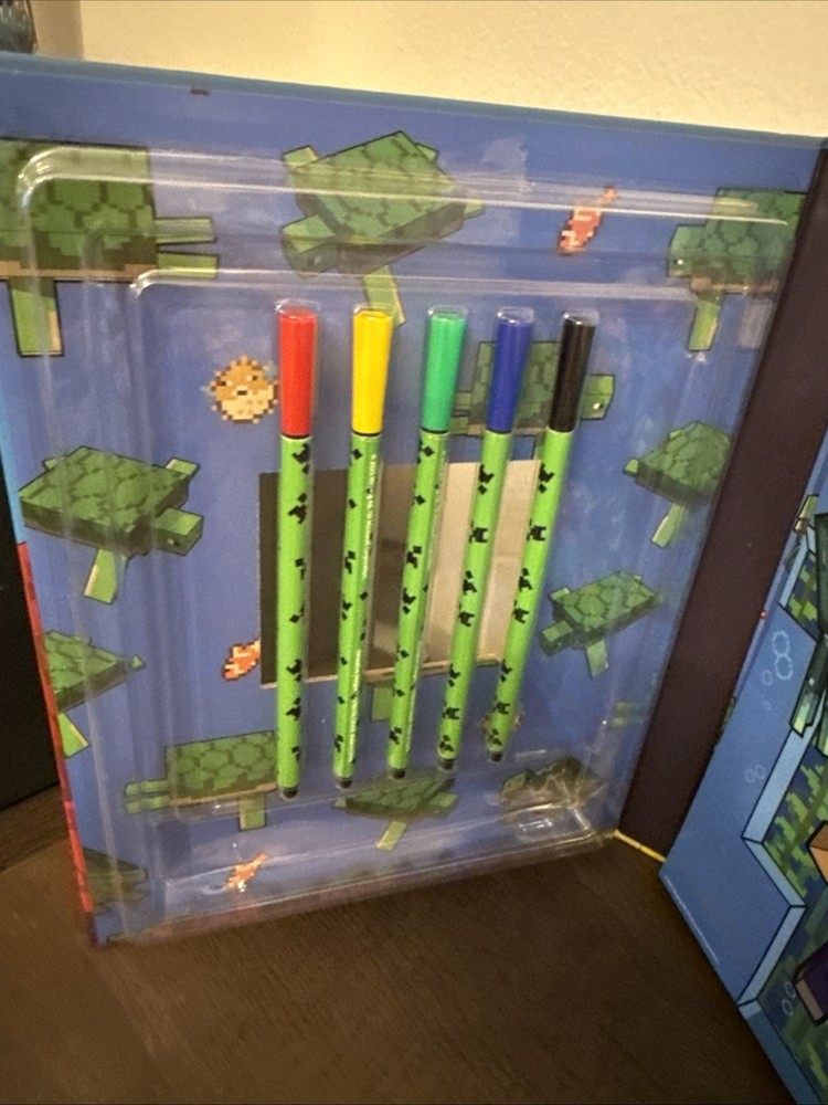 MINECRAFT COLORING SET. NEW