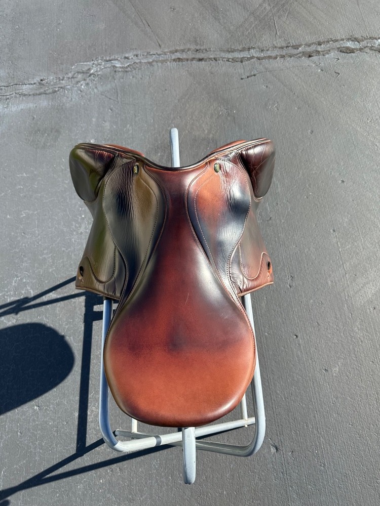 Prestige Close Contact Jumping Saddle 18”