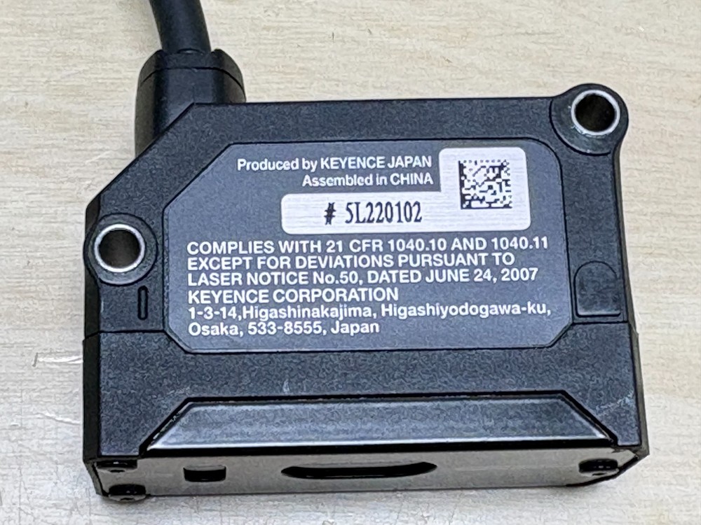 Keyence IL-030 CMOS Multi-Function Analog Laser Sensor Head
