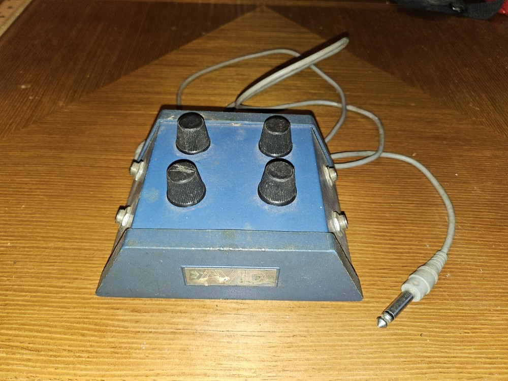 Vintage Avid Brand Headphone Splitter Untested