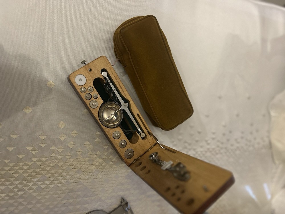 Vintage Diamond Scale