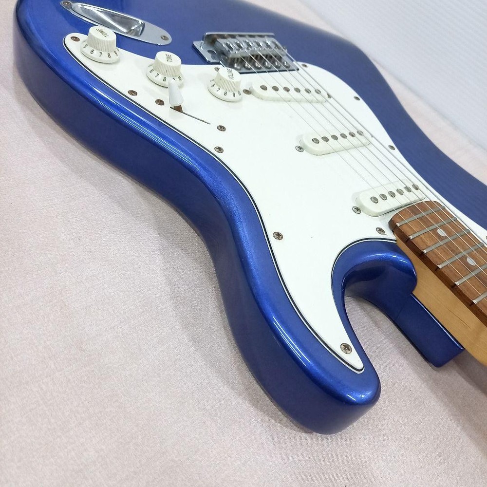 Mavis Stratocaster Metallic Blue