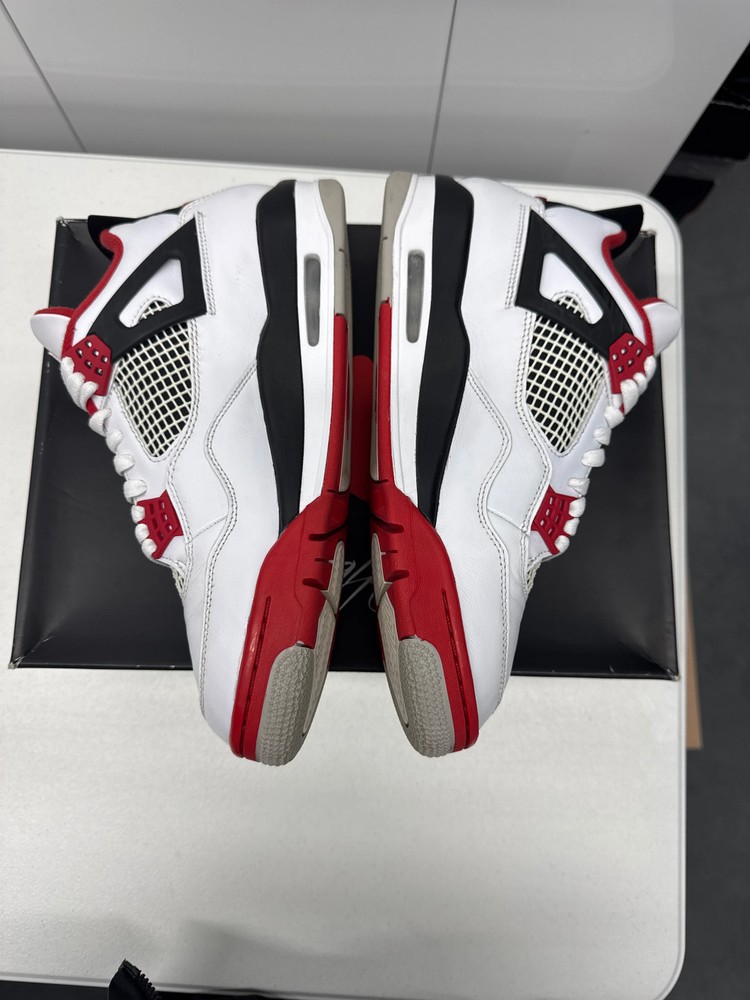 Jordan 4 Fire Red (9.5)