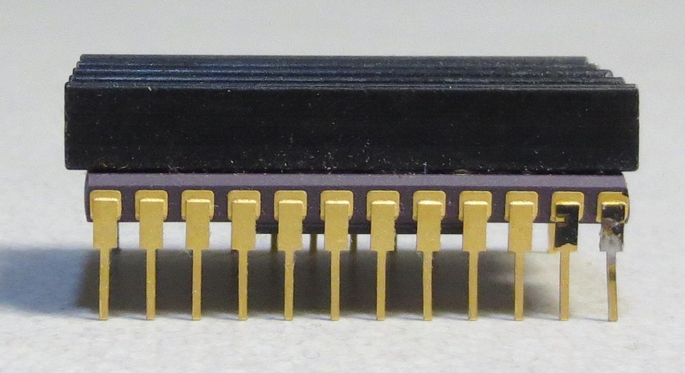 HP 1826-0984 IC for HP 8116A Pulse Generator